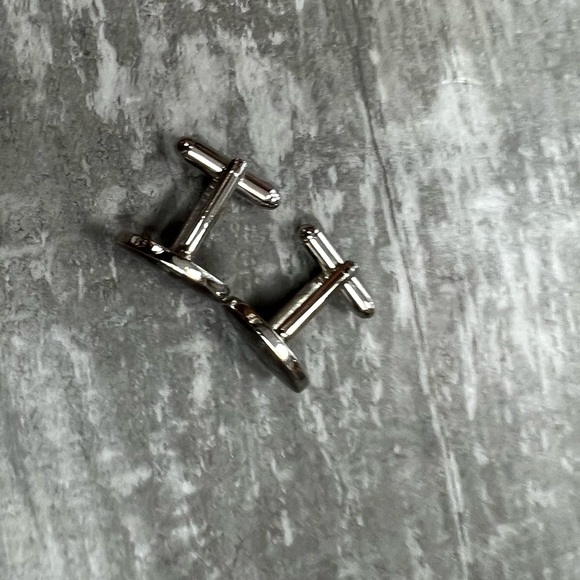 Banana Republic Grey Medallion Enamel Cufflinks - Picture 3 of 4